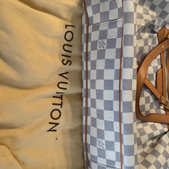 Authentic Louis Vuitton Evora Damier Satchel - Picture 7 of 11